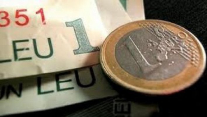 Leul se apreciază. Euro scade sub 4,38 lei
